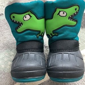 Cat & Jack snow boots size 6 toddler in like new condition